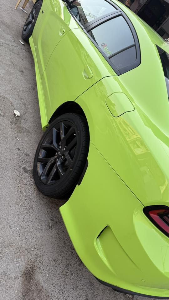 سلام عليكم
للـــبيع 
نـــوع السيــــارة : دوج _ جارجر _RT
المـــــــوديــــــل : 2023 .
لـون الســـــــيارة : تفاحي 🍏 . 
ألمسافة ألمقطوعة .32 الف. 
عدد الاسطوانات : 8 سلندر . 
حجـــم المحــرك : 5700 CC
ألــــــــــــــــــوارد : أمريكي تبديل جاملغ اصلي وصور الحادث مرفقه. بدون ارباك بدون دواخل
رقــــم اللوحـــــة : بغداد بأسمي. 
المـــــــــقاعــــد : جلد شامو
فئـــــة الســـيارة :MAX  RT
ألمواصفــــــــات :معروفة مواصفات الماكس كشنات تدفئة تبريد مري قلاب وي البك رادار جانبي بلمري وامامي اسفل الدعامية ويل 20  كشنات خزن ميموري هواي مواصفات 
الملاحظـــــــات :  ، السيارة جاهزة بحالة جيدة  جدآ 
ألســــــــعـــــــر :310 . 
للأتصـــــــــــــال : _ ***********
والرزق ع الله ☺️
