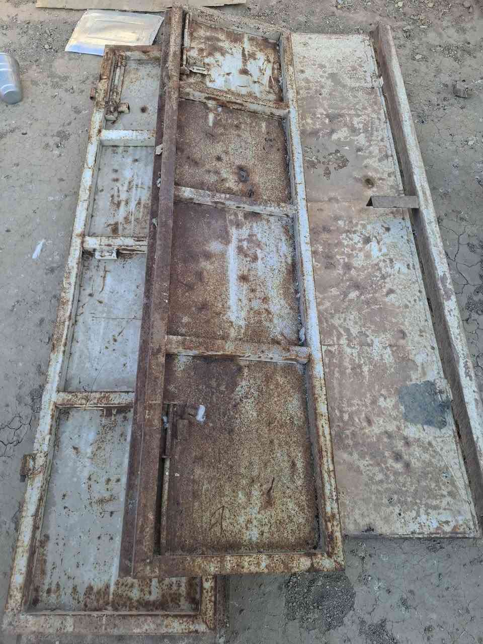 باب مال محل 4 طلاقات عوزه بس جرجوبه حديد ثقيل الشراي يجي خاص او ينتصل ***********
