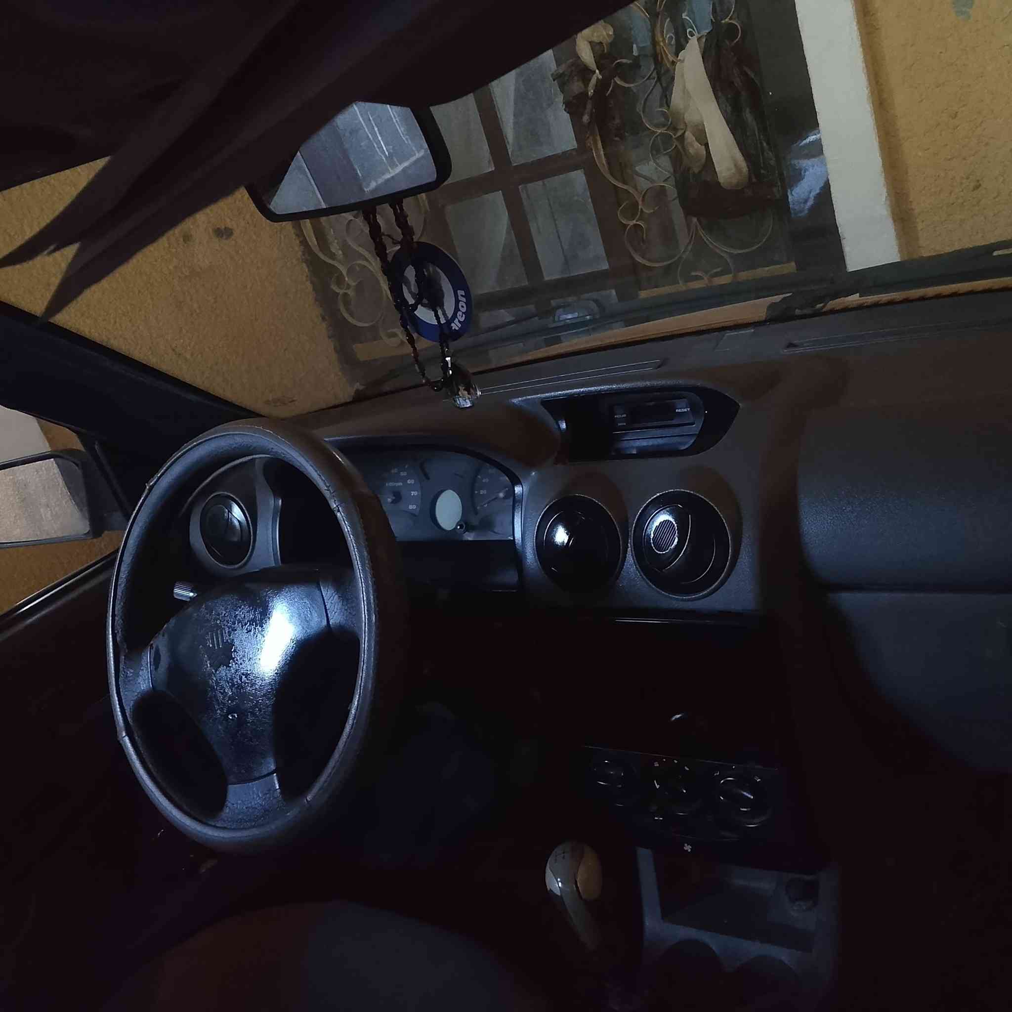 السلام عليكم سايبه ٢٠١٤ للبيع  سيارة نظيفة وجديدة
مكينة جديدة  رقم انكليزي شرط التحويل مصفرة هيئة غرمات  كاملة مكملة كبل لشارع 
سعرهااا ٣٣ مكاني بغداد 
لتواصل على رقم ***********
