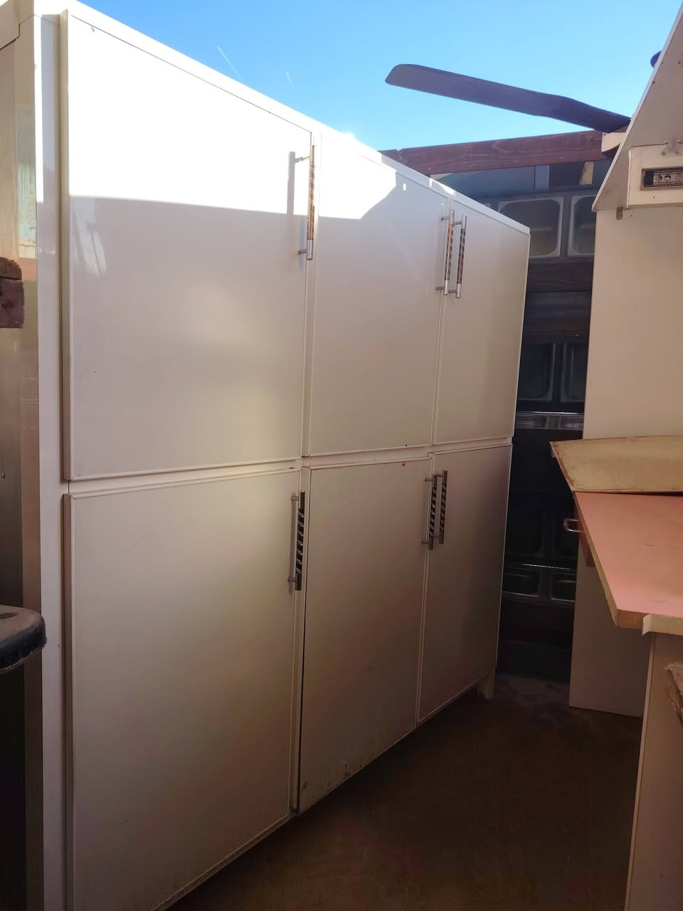 محلات الأصدقاء للبيع وشراء الأثاث المستخدم القيارة قرية الجواعنة مقابل منفذ الجوهرة ولحوم الخفاجي مجاور جسر الجينكو
***********
