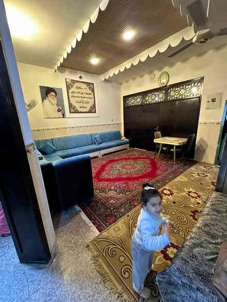 بيت لليع في حي السلام خلف ابو مصطفى ابو الدجاج  خلف التجاري بناء نظيف جدا شارع ١٠
المساحة : ١٥٠متر 
سنة البناء :٢٠١٨
السعر : ٣٨٠  مع المجال  
 تفاصيل البناء 
الطابق الأرضي غرفة نوم وصالة ومطبخ واستقبال وصيحات داخلي وخارجي 
الطابق الثاني ٣ غرف نوم وصالة وصحيات
الاستفسار الاتصال على الارقام التاليه
***********
***********
او زيارة مكتبنا على العنوان التالي 
الشارع الفاصل بين الإسكان والاشتراكي مقابل دكتور منتظر الخرسان 
مكتب حسين السياب
https://www.facebook.com/profile.php?id=100064145764847&mibextid=ZbWKwL
