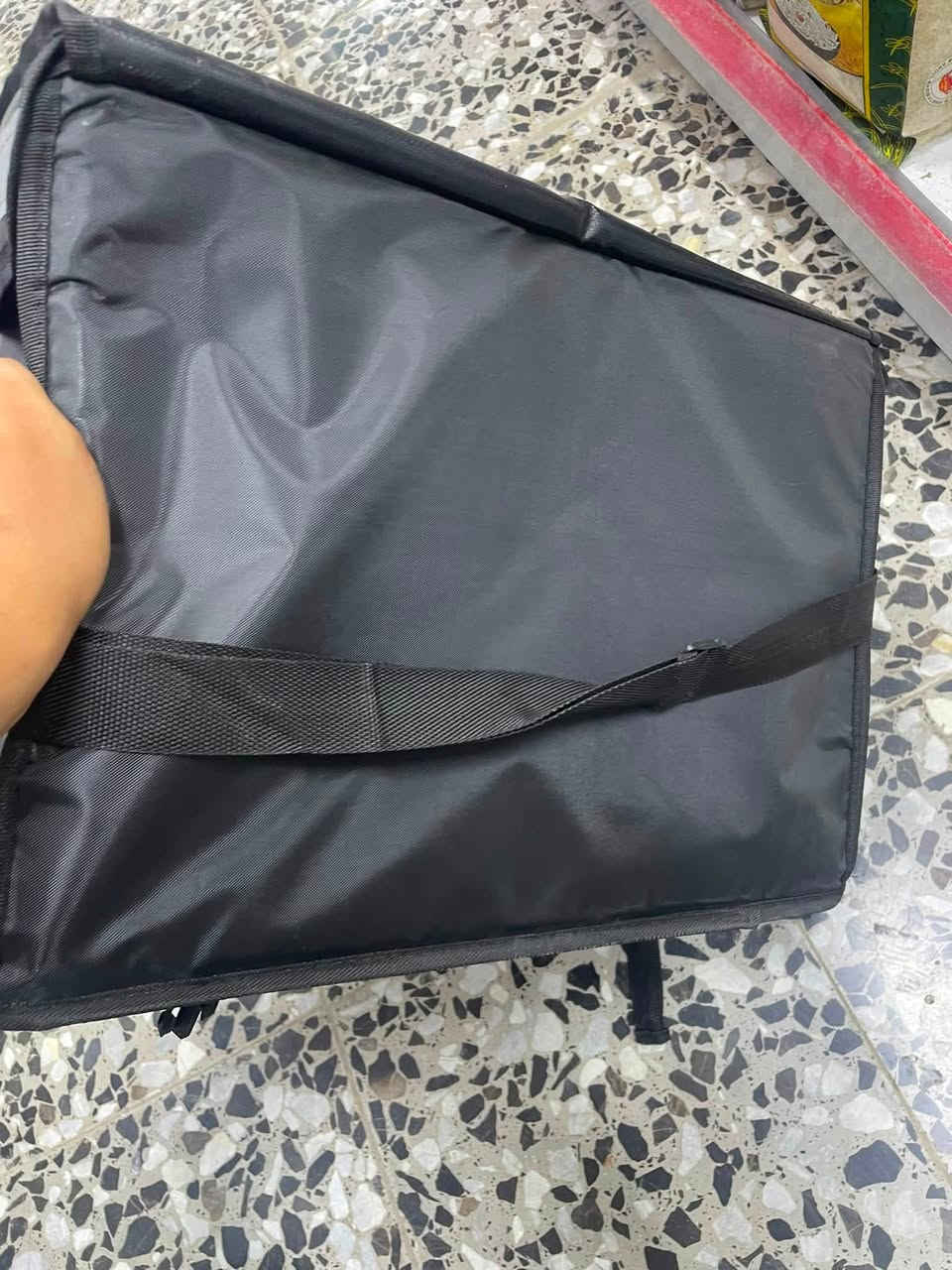 السلام عليكم صندوق دليفري جديد ما مستخدم للبيع سعر مناسب ***********
