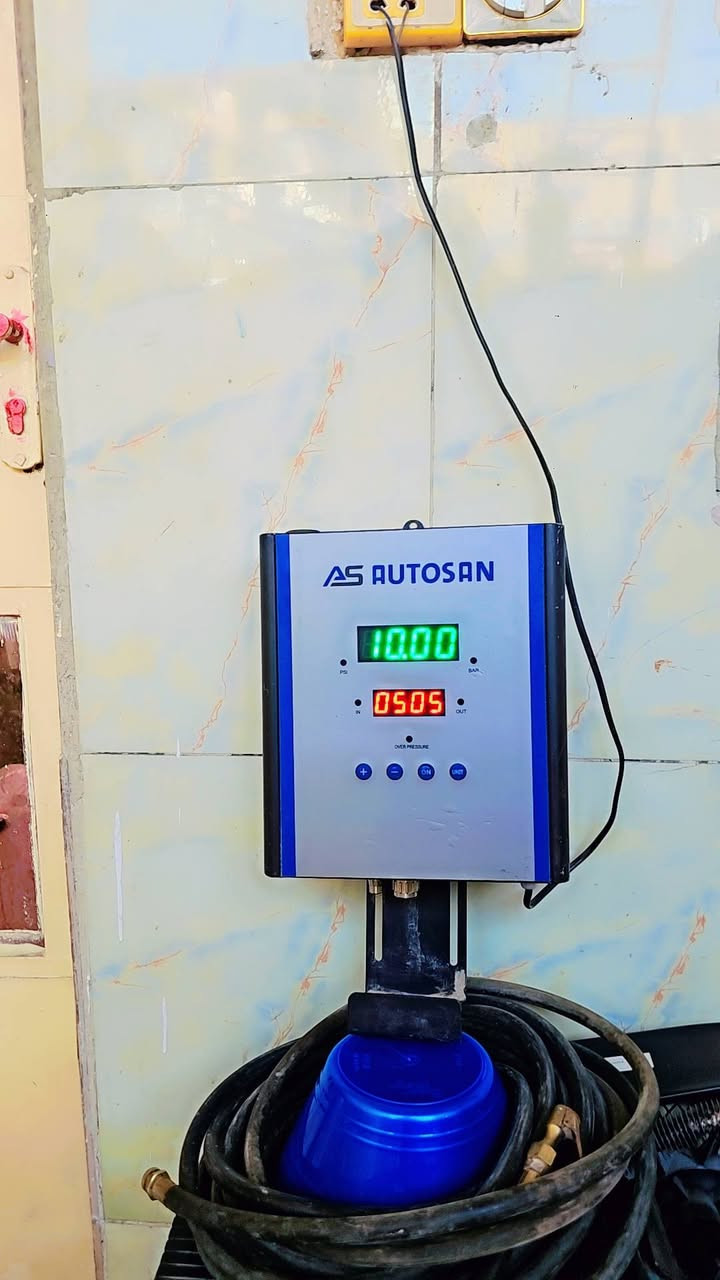 ساعة نفخ إطارات رقمية ( ديجيتال) شاشة التحكم بـ "الساعة
مع صوندة 10 امتار 
السعر 125
ميسان العمارة 
***********
