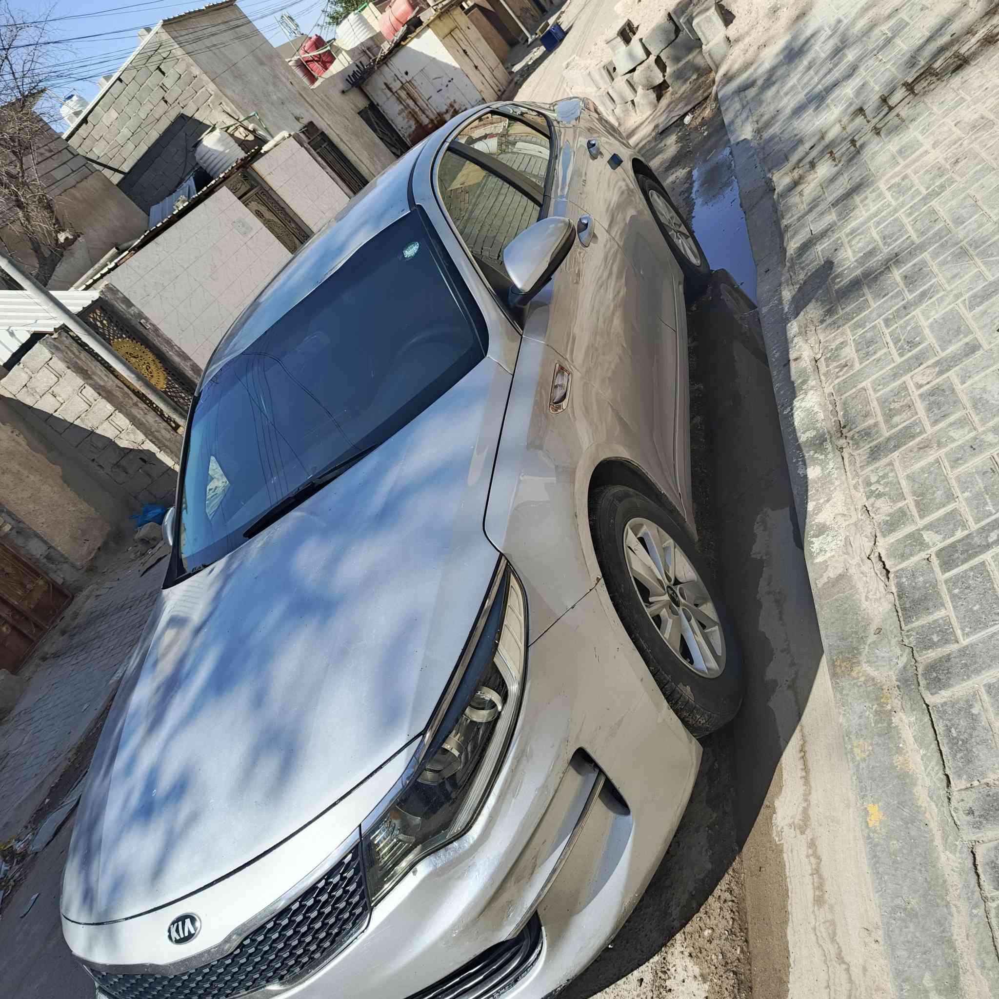 سلام عليكم ورحمه الله وبركاته
كيا اوبتيما مديل 2016 رقم اربيل سنوية منتهية تحويل او وكالة 
 وارد كوري ماينكفل من صبغ بيها ضربة بالغد ومصلح 
نفسه مامبدل مكينه كير تبريد حدادية كفالة كله جديد 
غرفتها جديدة ونضيفه
السيارة ضربتها بس بالغد ومصلح الباقي مابي ضربه
 السعر 95 وبي مجال مكاني البصرة حي الحسين 
اتصال او واتساب ***********
