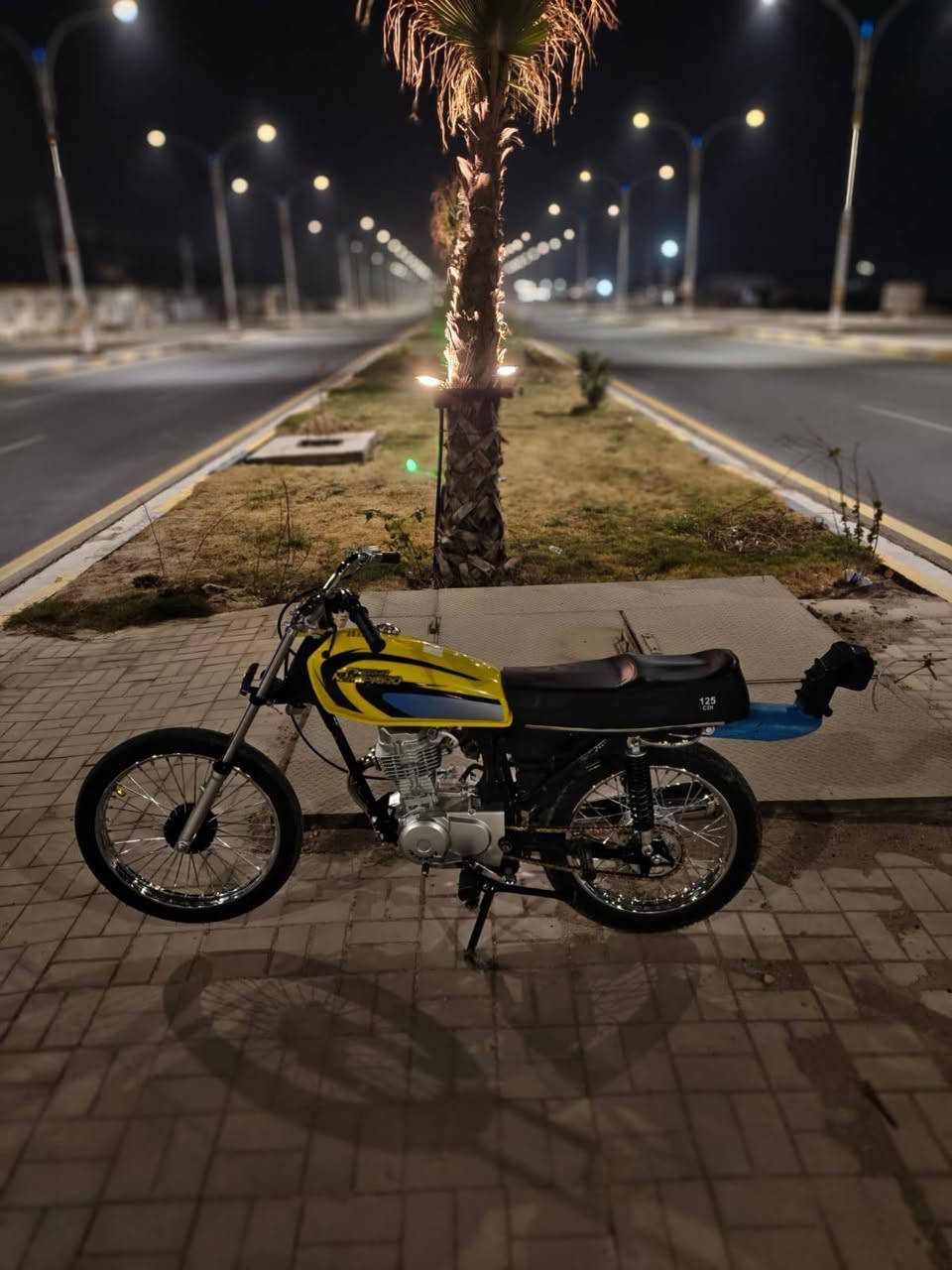 سلام عليكم 
دراجه انتنس 6اوراق سكنر الدراجه كلها شاصي وتعمير 26للبيع الدراجه يشهد الله لا مفتوحه ولا اي شي بيها تفيلس مامفيلسه صارلها شهر من عمرتها نصبه فول سرعه فول نهضه فول ماناقصها بس خيال اكفلها الك من كلشي عنواني السماوه سعرها 875وبيها مجال بصيط اكرر مجال بصيد المو شراي لايخل رحمله والديكم اقره عدل ودخل متواجد بئي وقت هاذه رقمي ***********بي واتساب
