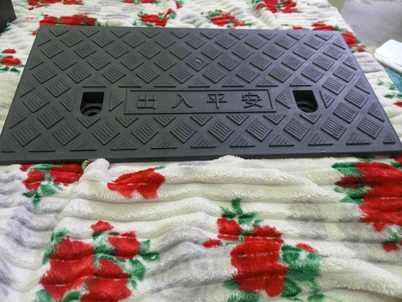 السلام عليكم رمبه سيارات وتكاتك
وترهم طسه السعر 10
***********
