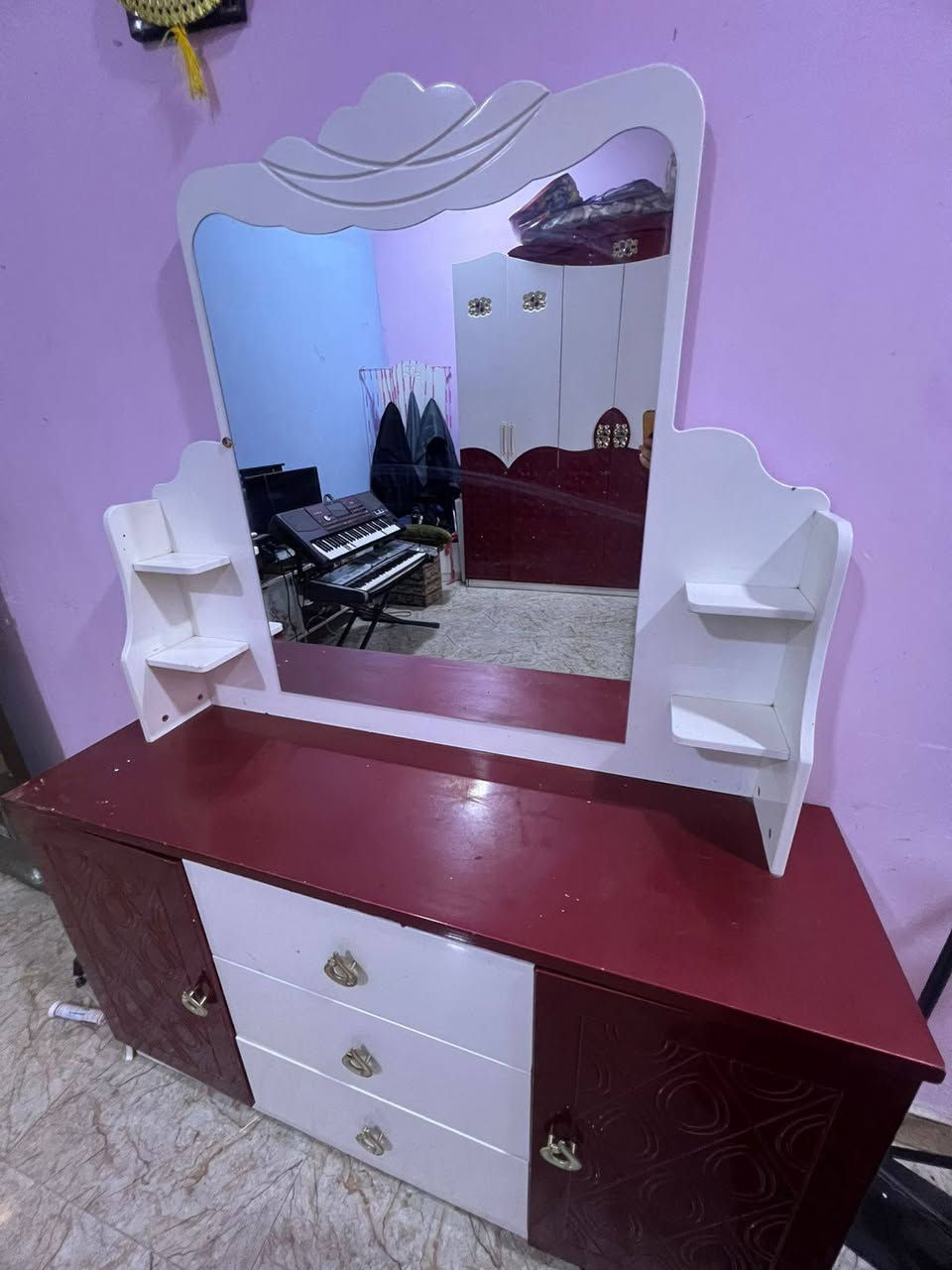 بسبب العود الكاذبه اعاده نشر
غرفه تركيه 6قطع نظيفه ومرتبة كما موضح  بل صور 
السعر 400الف للاستفسار ***********
