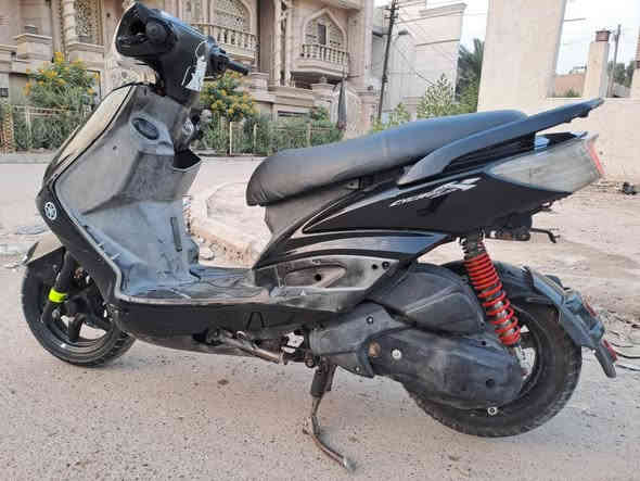 سلام عليكم سكنس فحل ياباني نوزل خطين دراجه مكفوله كفاله عامه كلها شغلاله من اطول لطول مكينه بجيس شلعه معدل ناعمه نكره سلف دخان لانضوح لاتبخير دراجه كلها شغاله وخير من الله مال جناي مداريها ودهن يوم بيومه وبانزين محسن كهرباءيات  شغاله لايت دشبول هورن  بكلايت  بريكات خلفي وامامي دبلات فول ماكو طسه تايرات جدد دراجه صافيه وناعمه خير من الله تجيب فيتر وتفحص وتراي وين ميعجبك مكفوله من اسرقه وتاخذها من البيت وسويلك مكاتبه مكاني بغداد البلديات رايدها ب650وبيها مجال لتواصل واتساب او اتصال *********** بغداد
