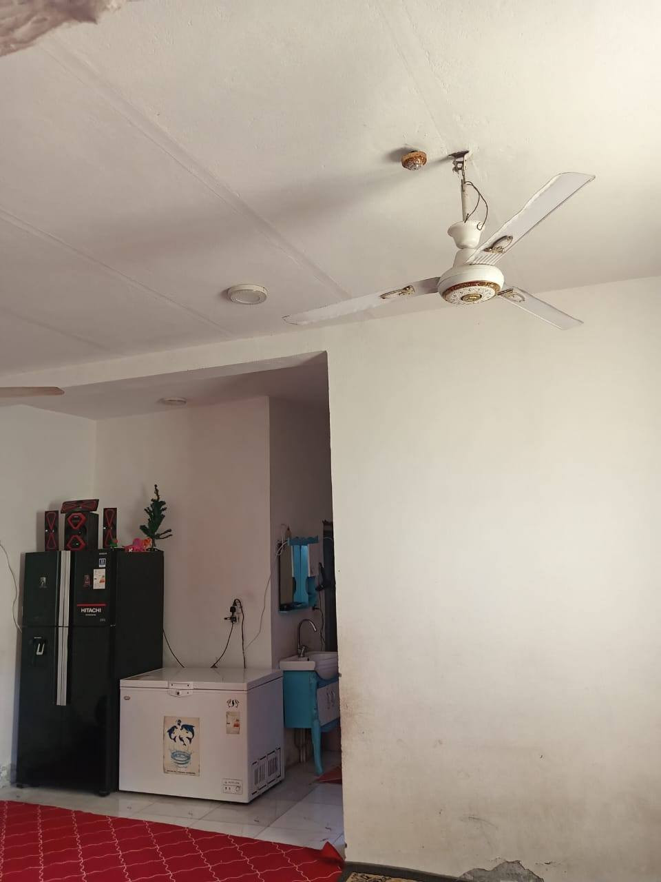 بيت البيع بحي زليزل مساحه 150متر كامل من كلاشي شارع 8امتار مي وكهرباء جاهز شراي يتصل علي رقم ***********
