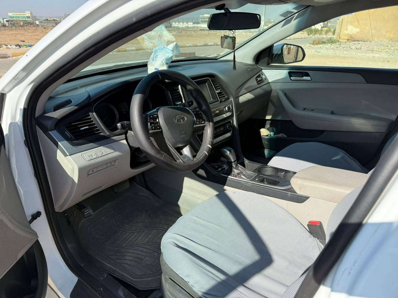 تحية طيبة للبيع سوناتا موديل 2018 بسمي بغداد مشروع وطني سنويه جديدة محرك 2400/ وارد أمريكي  محرك مامفتوح شرط السونار  ماشيه ٨٠/ سيارة بجم كبس  فقط قطعتين باب وجاملغ صور سونار مرفق بالمنشور شوفهن وتصل رجاء السعر 133/ مكانه واسط اتصال/ ***********
