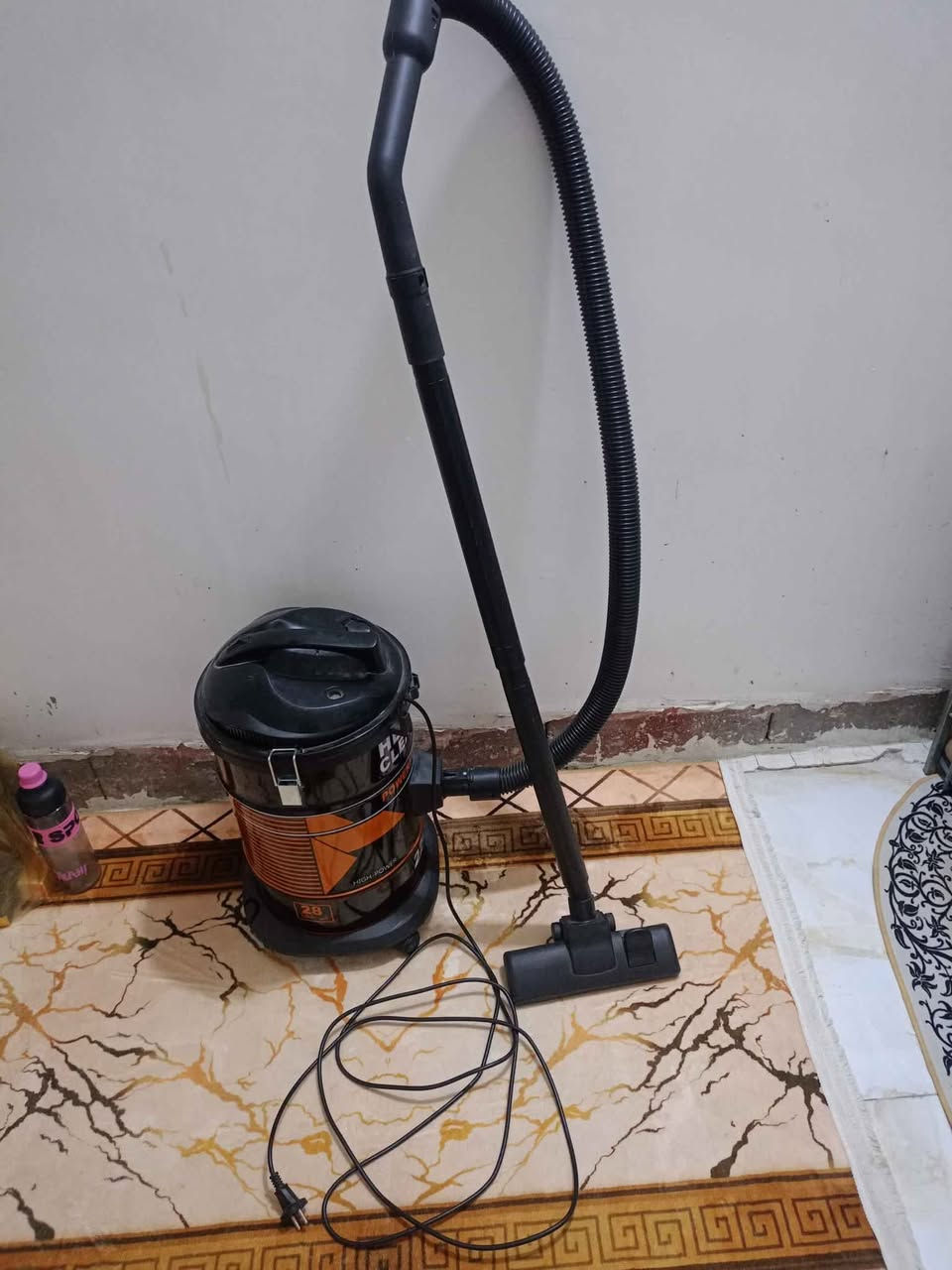 مكنسة هيتاشي استخدام قليل ب50
*********** كربلاء, العراق
