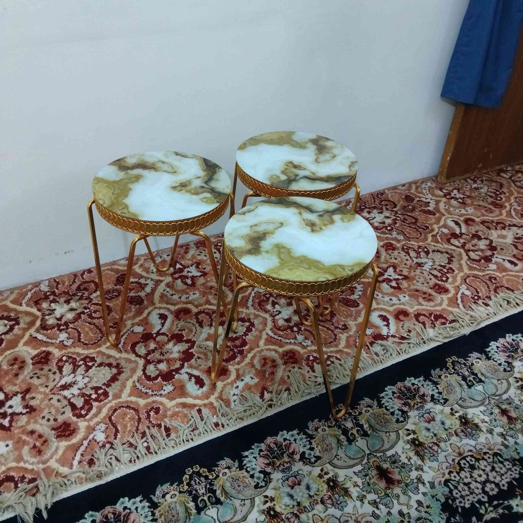 السلام عليكم
ميز سلايت يتكبر ويتصغر مع كراسي عدد ٦ سعره ١٥٠ وبيه مجال
وطبلات جديدة سعره ٣٠ وبيه مجال
وشاشة حجمه ٤٢ سعره ١٢٥ وبيه مجال
للتواصل ***********
