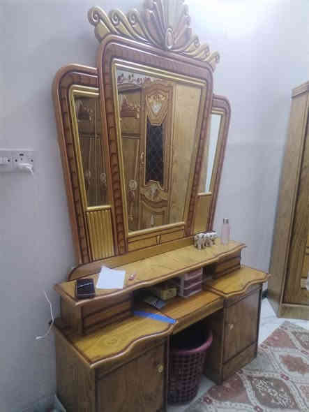 سلام عليكم غرفه نوم للبيع جديده
السعر 550 للسفسار انتصال ***********
