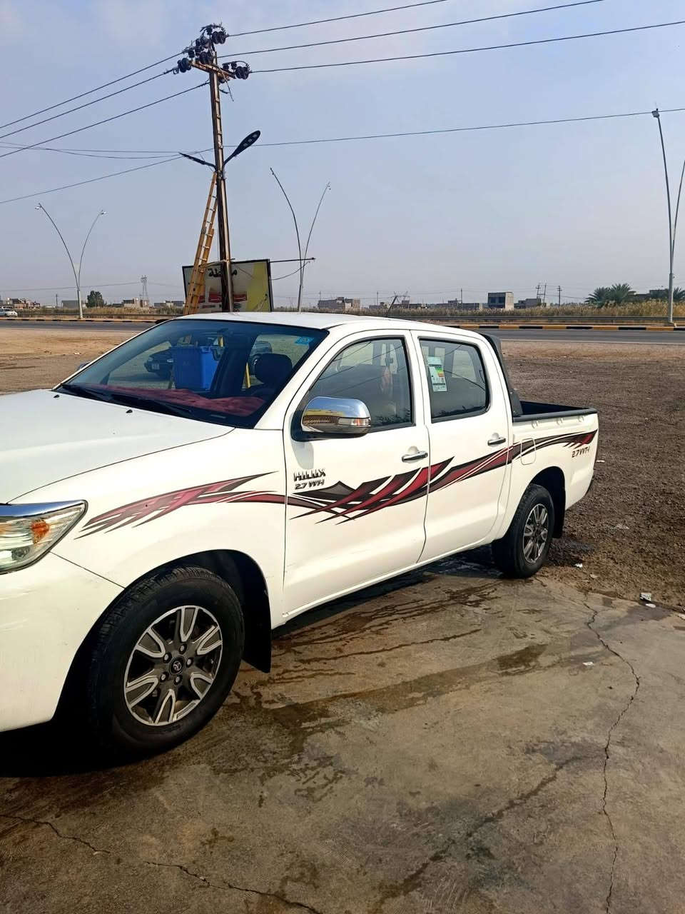 السلام عليكم
تويوتا هايلوكس بيك اب  للبيع موديل 2014 شاصي 12 رقم بغداد انگليزي كير اوتوماتيك بأسمي سيارة بلادية محرك كير بلاد ماشية 100 قابل للزيادة سونر مرفق مع الصور تخم تاير جديد 
السعر 225  
المكان ديالى الخاص
*********** رقم الهاتف
