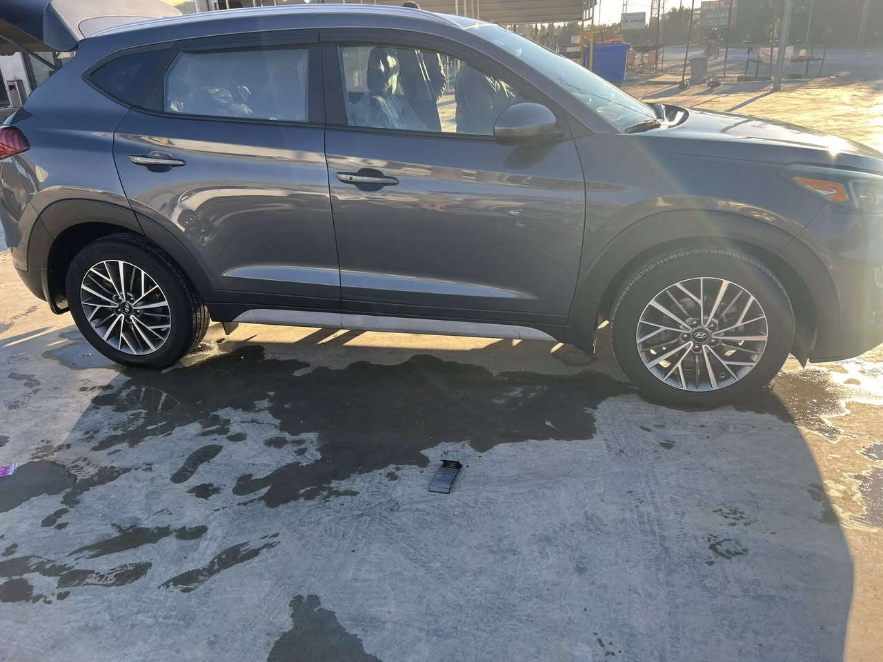 السلام عليكم توسان ٢٠١٩ فول موصفات 
عده الفتحه سياره جديده مال بيت 
رقم بغداد الجديد 
متواجد على الفيس 
رقم الموبايل ***********
العنوان بابل قضاء المسيب 
السعر ١٧٨وبيه مجال
