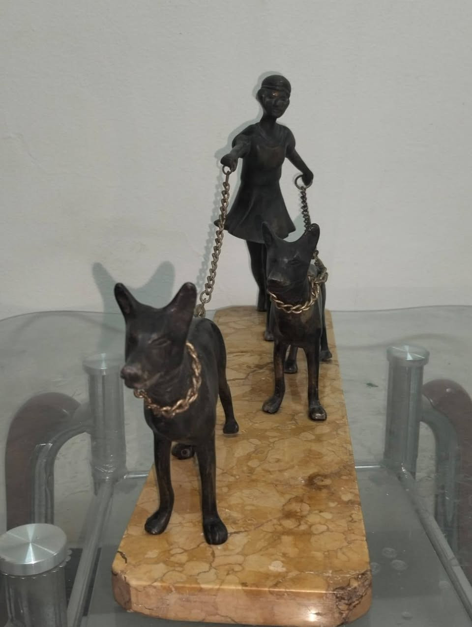 تمثال برونزى فنى بصور فتاة تنسى مع كلبين


**إذا كنت صاحب هذا الإعلان وتريد حذفه لأي سبب، رجاءا أرسل رسالة إلى الدعم الفني**