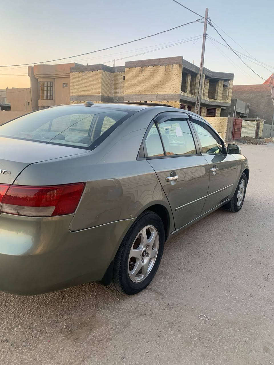 السلام عليكم هونداي سوناتا للبيع موديل 2008 فول مواصفات واحد على واحد وارد أمريكي حادثه جاملغ خلفي فقط وبيه بابين صبغ كير مكينه حداديه تبريد تخم تاير جديد شاشه السعر 95 وبيه مجال بسيط مكاني بابل المحاويل هاذه رقمي ***********
