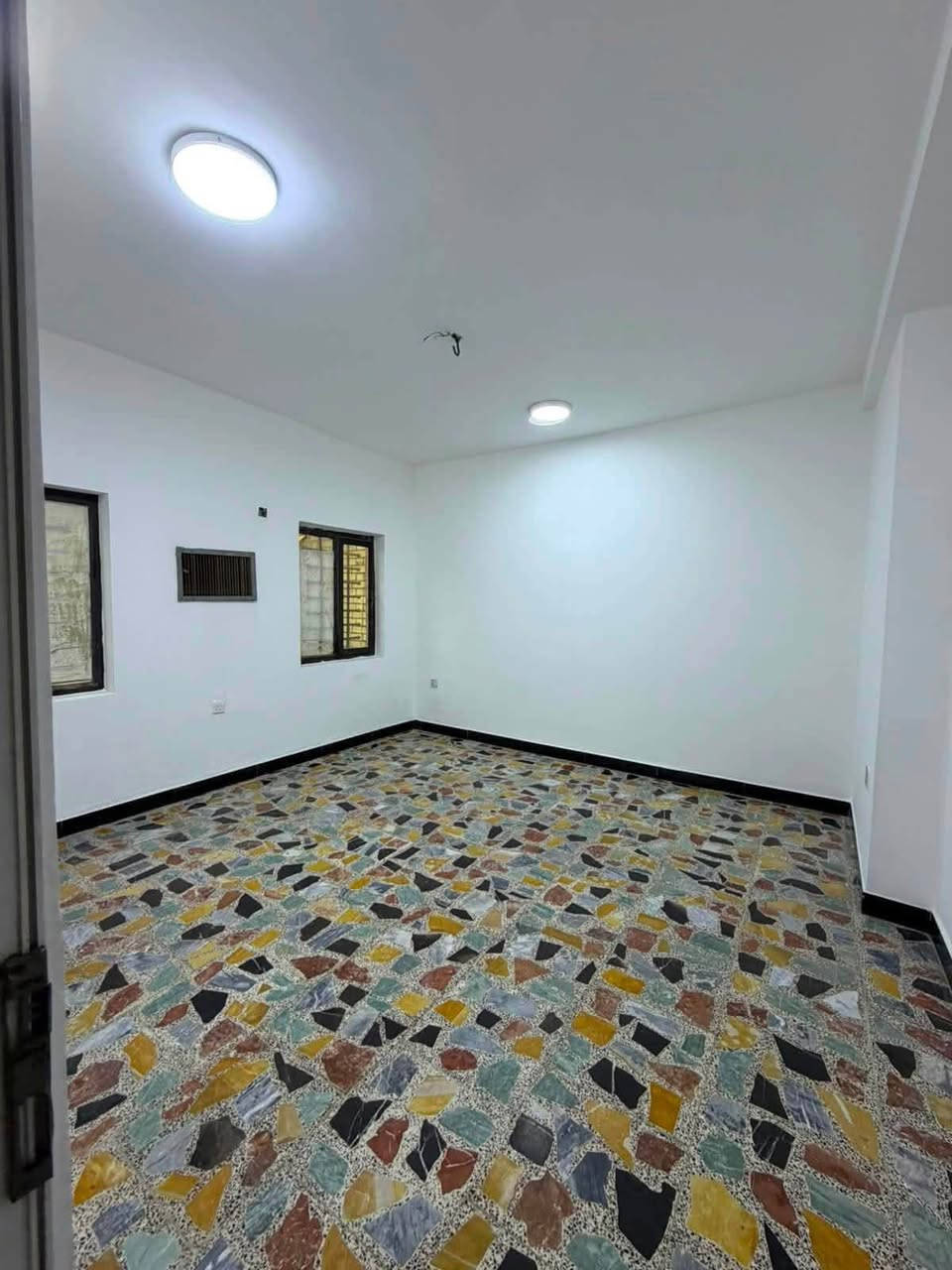 �✨ للإيجار في السيدية – بيت راقي ومميز ✨🏡
🌟 بيت بمساحة 110m

🛏️ يتكون من:

✅ 3 غرف نوم

✅ صالة واسعة

✅ مطبخ مرتب

✅ خدمات متكاملة 

للاستفسار/

مكتب رافدين الخير للوساطة العقارية 

السيدية _شارع العلوة_مجاور مطعم سماش

هـ/***********
