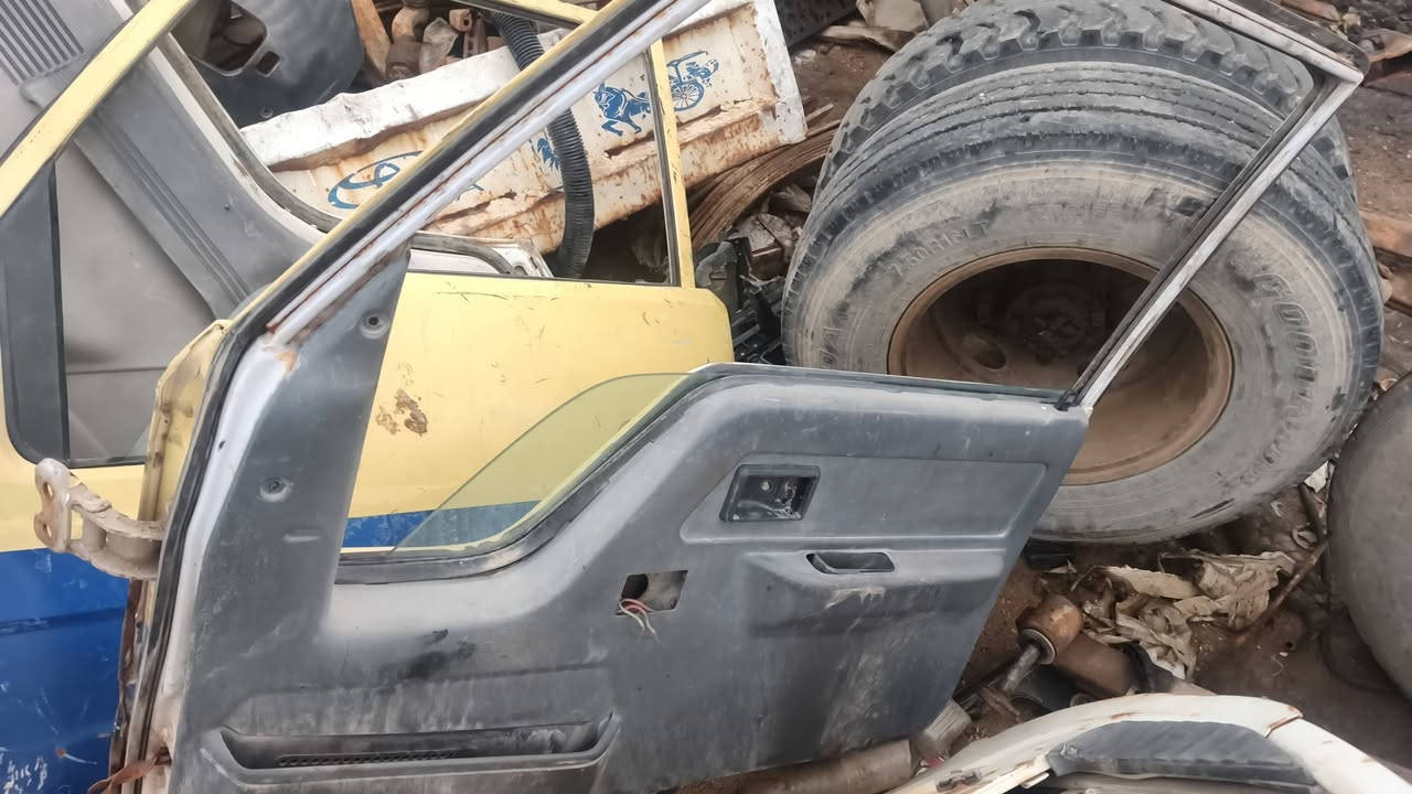 السلام عليكم بيبان للبيع ***********
