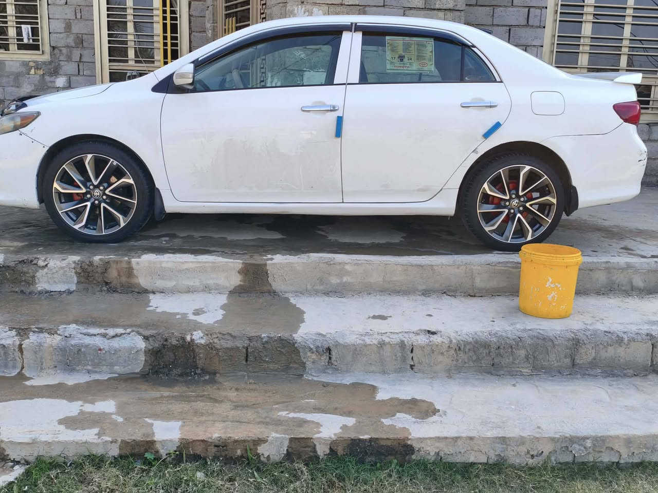 كورلا للبيع موديل 2009 امريكي محرك 1800تبريد ثلج رقم بغداد بيها ضرر قطعتين وصبغ حزام اثر شخوط بدون دواخل يعني القماره والتكم مابيهن صبغ /السعر 95 وبيها ***********مجال
