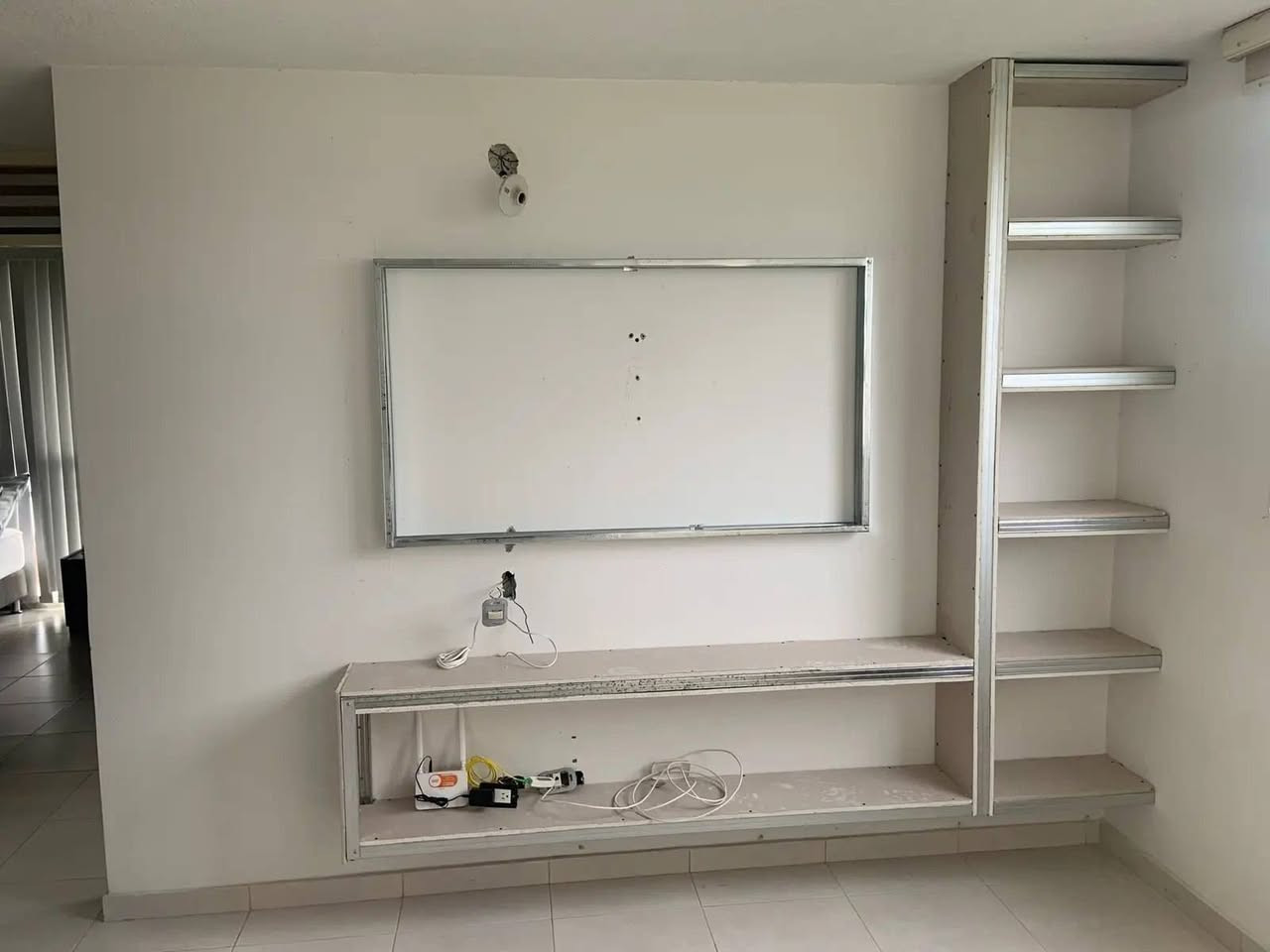 🎨✨ #الطائي_للعمار_والديكور ✨🎨
نحوّل فكرتك إلى واقع بأحدث تصاميم الديكور العصري 💫

📍 
🔹 تنفيذ جميع أعمال الجبس بورد والشيبورد
🔹 أصباغ داخلية وخارجية بأجود المواد
🔹 صيانة عامة وتشطيبات متكاملة

🔥 دقّة بالعمل – التزام بالمواعيد – جودة تضمن رضاك

📞 للحجز والاستفسار: ***********
