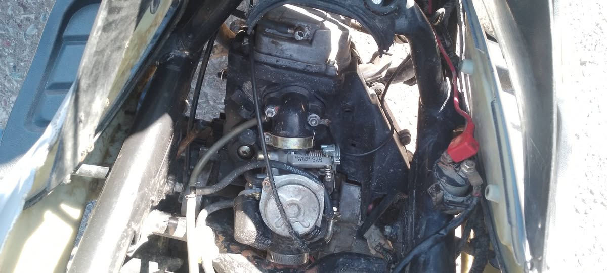 یوبن مرزیة 2020 مکینة مفتوح ابشرط کابریتر ابلادي کهرباییات کلها شغالة تایرات جدید لون سمنتي سعر 350الف و مجال مکان اربیل
***********
*********** اكر, نينوى
