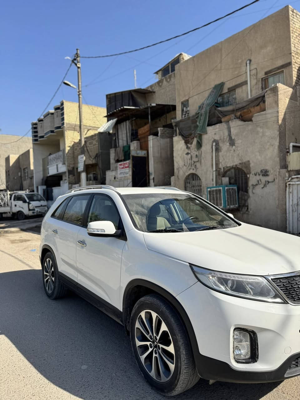 كيا سورنتو موديل2013
وارد خليجي حجم المحرك 4سلندر GDI
السيارة بيها قطعتين صبغ بدون اي ضربه ولا ايرباك 
السيارة ماشي 90 
مواصفاتها نص مواصفات تحكم ستيرن مانع انزلاق السيارة 7راكب 
السعر 153 وبيها مجال بسيط 
 
رقم صاحب السيارة *********** مكلف بل نشر
