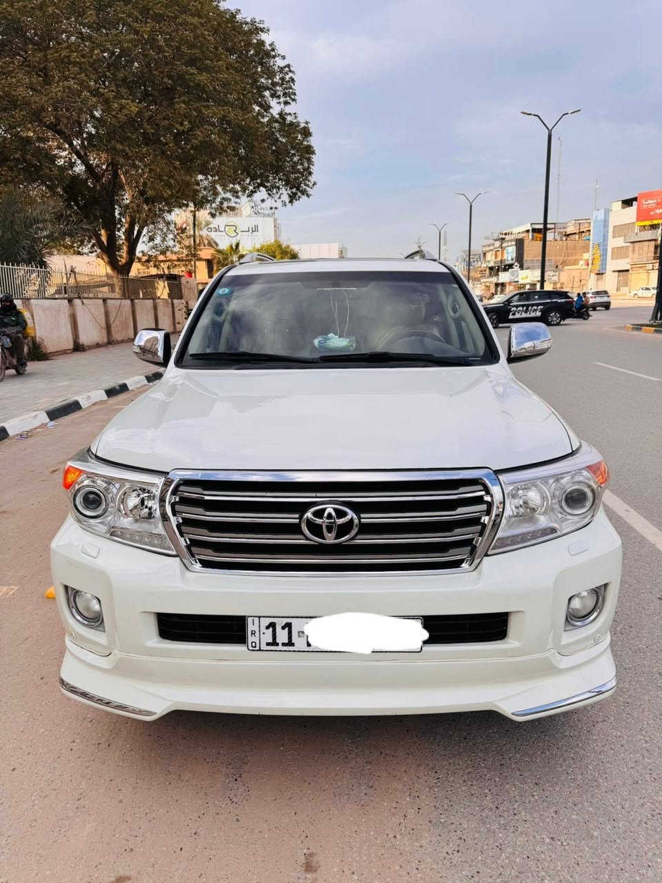 السلام عليكم للبيع لأندكروز موديل 2015 ابريم اصلي رقم بغداد الجديد دولي بسمي تحويل ثاني يوم مكفولة كفاله عامه
فول مواصفات 1/1
حساس امامي
حساس خلفي
بصمه تشغل
بصمه اوبواب
فتحه سلايت
كشنات جلد اصلي
كشن كهرباء اتلاث حركات
محرك 6 سلندر
تشغيل عن بعد
8 ايرباك 
زراكات لايت 
مري شفط و قلاب 
مثبت سرعه 
سبعه راكب 
ثلاث قطع تبريد 
تحكمات ستيرن كامله 
كامرة دوارة
مطفايه حريق 
وباقي مواصفات معروفه. 
ماشيه (89) إلف حقيقي شرط الفحص 
سعر السياره (390) $ورقه وبيها مجال مكاني بابل 
اللاستفسار على رقم ***********
