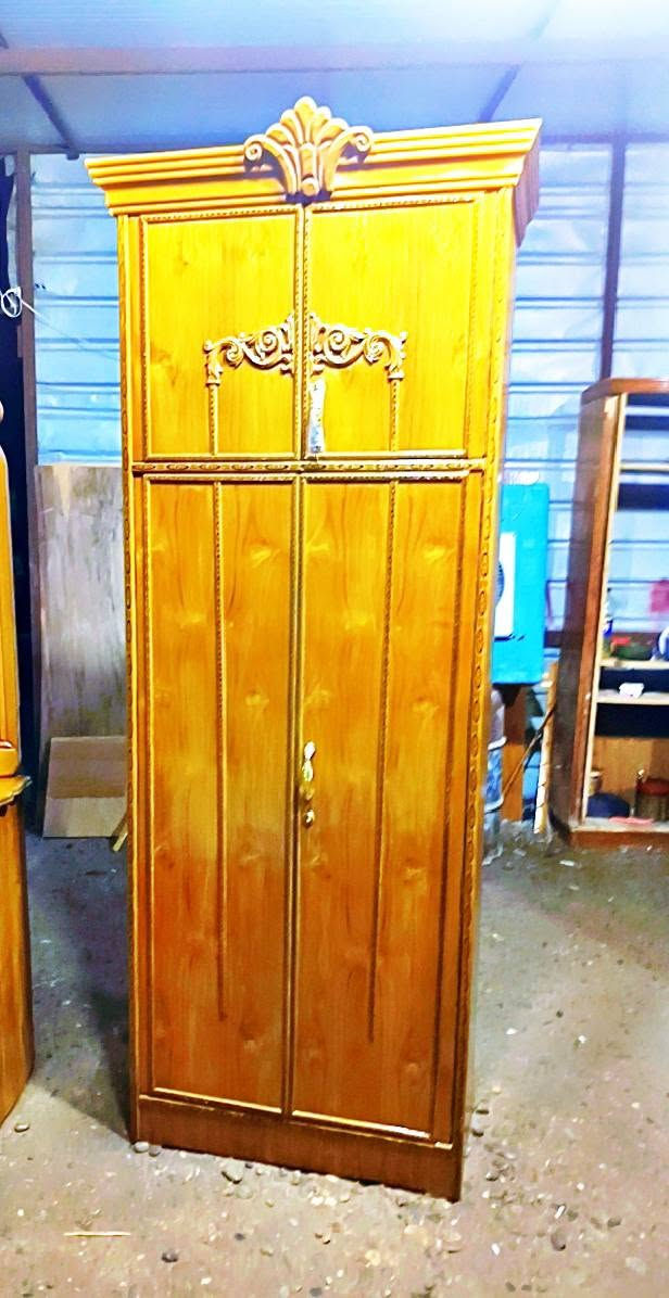 غرفه اخشاب للبيع خمس ابواب ملحق نضيف زاويه كنتوريه السعر 650الاتصال على الرقم *********** بغداد متواجد واتساب وعندي توصيل بكروه
