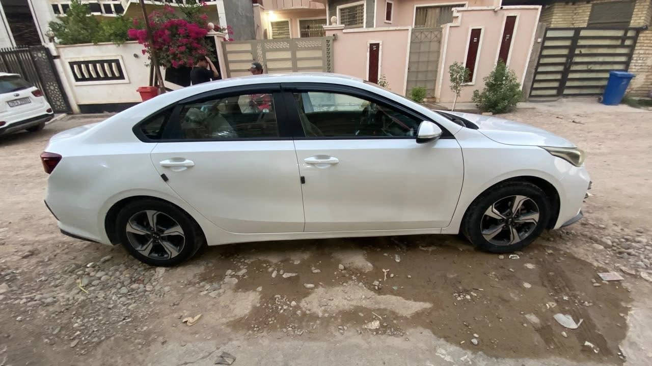 السلام عليكم سيراتو ٢٠٢٠
خليجي مكفوله عدا رصعتين مكينه 1600 تبريد قطعتين  ماشيه ٧٤ مكانها واسط العزيزيه رايدها (145) وبيها مجال قليل 
هـ ‭٠٧٨٣ ٠٥٥ ٣٧٧١‬
