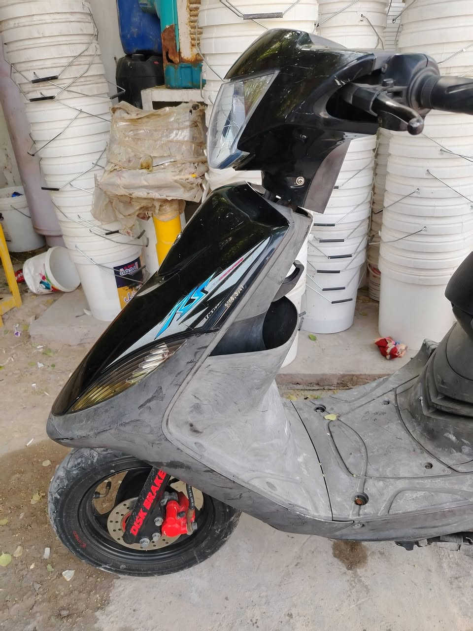 سلام عليكم للبيع ماكس عدله  بلاديه نكره سلف فووول نضافه  وملاح  كفرات ختم واحد وي المكينه جيب الف فيتر وتعال افحص مكاني بغداد سعره مليون و50 قفل ولحد يقارنه بلنطايح وكلشي اكو بلسوك ملاحضه نزلته حاويه بيدي قبل فتره ودراجه متروكه الشراي يتفضل خاص او *********** واتساب واسف عل اطاله
