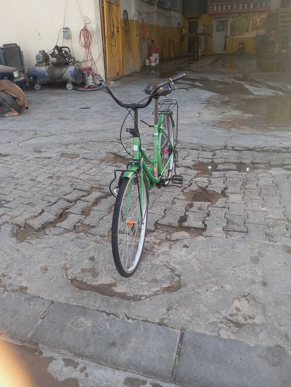 باسكل البيع /الباسكل حلو ونضيف المكان الكوفه مقابيل المحطه مال ريبال سايدين المطار رقم التوصل ‏‪***********‬‏
