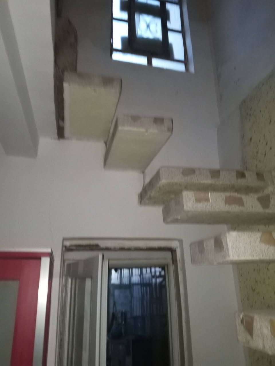 بيت فى حي الوفاء  100متر لايجار أو بيع كلش نظيف يبعد عن الشارع العام فرع واحد قريب على فلكه سلام جامعه وفاء للستفسار وات ساب ***********
