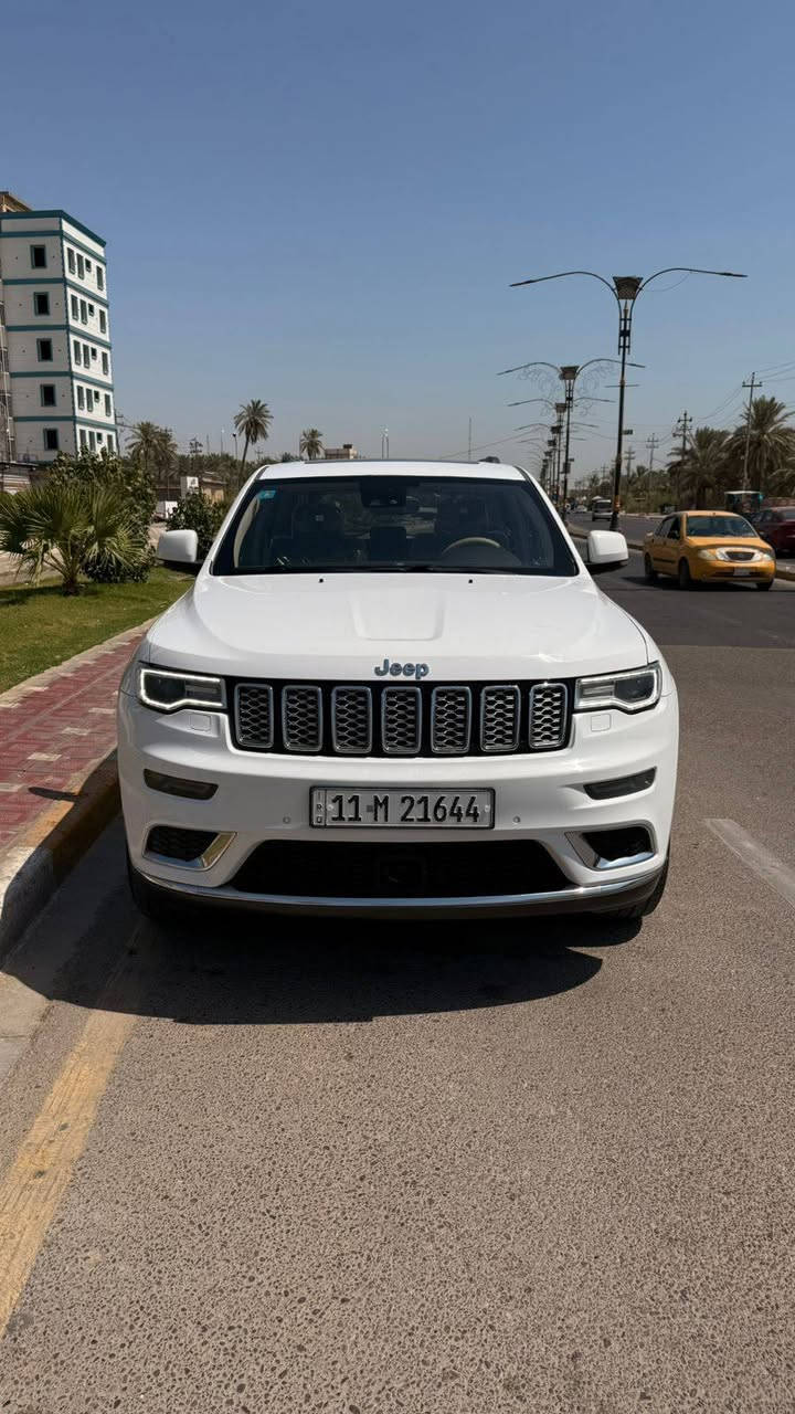 الي يدور قطعه مميزه ومواصفات فول الفول
سلام عليكم….. جيب( سومت) اعلى فئه ام الرادار 
الموديل 2020 (خليجي) . 
اللون: ابيض رقم بغداد بأسمي  
المحرك : V6.  3.6L . 
العداد :  75 الف  .
رقم بغداد الجديد (11)  بسمي تحويل ثاني يوم 
مكفوله من صبغ و البارد والتبديل 
سياره ارضيات الشركه و العدة ما مفتوحه لحد هسه جدد 
سياره من النوادر ممتعه بالقياده 
المواصفات /////:::::::::
* دفع رباعي 4x4..
*نضام التعليق الهوائي (جكات )
*شاشات خلفيه عدد 3
* رادار جانبي مع مانع تصادم .
* تحذير الخروج عن المسار ⚠ . 
* تحذير النقطة عمياء ⚠ .
*داخل بيجي مطعم بالصاج 
* نظام الاسطفاف الآلي (اوتو بارك) .
* ويل قياس 20 انج .
* سقف بانوراما . 
* شاشه كبيرة 8.4 انج . 
* نظام الخرائط (GPS) .
* ستيرن كهربائي . 
* المصابيح الأمامية زنون .
*بخاخ ماء لتنظيف المصابيح الاماميه 
* كشافات الضباب زنون .     
* تشغيل عن بعد .
*بصمات سياره بلاديه عدد 2
* صندوق كهربائي .
* مقصورة الركاب من الجلد الفاخر .
* حفظ وضعيات الجلوس (ميموري) . 
* المقاعد الأمامية كهربائية .
* المقاعد الأمامية تبريد وتدفئة .
* المقاعد الخلفية تدفئة .
* مشغل اقراص CD/DVD . 
* سستم صوت هارمون كوردون . 
* حساسات أمامية
* حساسات خلفية . 
* كاميرا خلفية .
* تدفئة ستيرن . 
* بخاخ ماء على المصابيح الامامي.
* المرايا الجانبية قابلة للطي أوتوماتيك 
* مرايا متحسسه للضوء العالي . 
* مانع تصادم خلفي .. 
*شفتات بالستيرن
* بلوتوث تلفون . 
* محدد سرعة . 
* نظام التشغيل والاطفاء الاوتوماتيكي ( Auto Start System ) .
* نظام بريك اوتماتيكي ( Auto Break System ) .
سياره نظيفه جدا معتني بيها كير محرك دواخل نظيفه /السعر 350 وبيهه مجال مكان السياره كربلاء/ ***********
