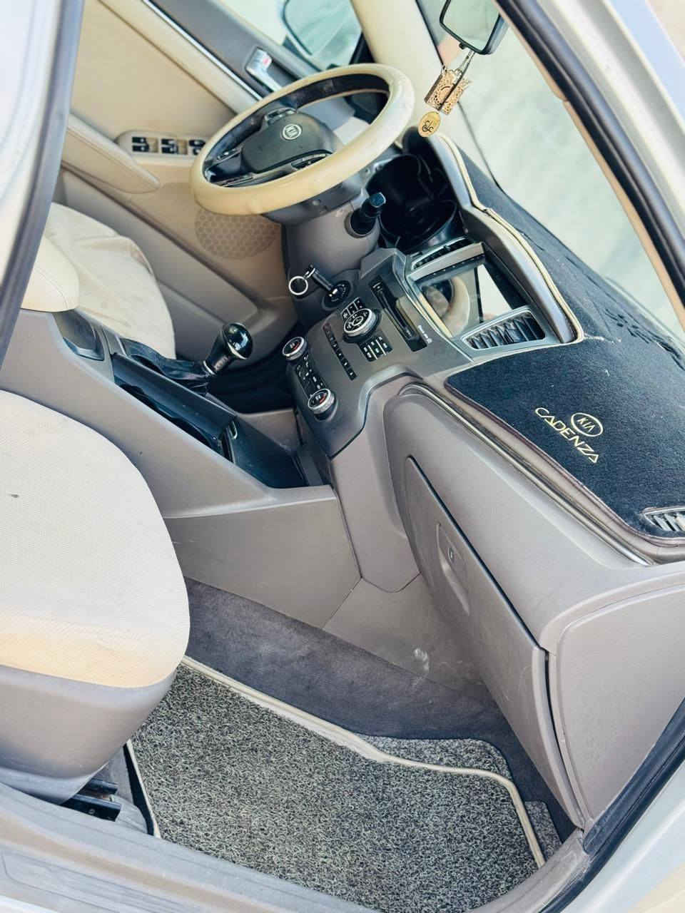 كادنزا خليجي 2012 السعر 98 قابل للتفاوض الاستفسار اتصل *********** خليجي كفاله عامه ضربه وصبغ وتبديل عدا هلال خلفي فقط والباقي كفاله عامه مواصفات شاشه كبيره تحكم ستيرن كشنات كهربائي قطعتين تبريد اشاير مرّي كهربائي حساسات امامي وخلفي مكينه سته 6️⃣ سلندر مكينه وكير مكفولات حداديه جديده تخم تاير تبريد ثلج ❄️ مشروع وطني سنويه ل ٢٩ مكان سياره كربلاء كربلاء, العراق
