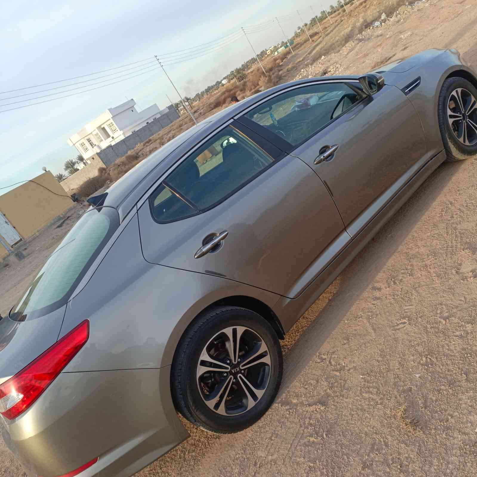 للبيع اوبتما 2013 امريكي
محرك 2000 سوبر جديد

وكير جديد

ماشيه 170 الف فقط 

فول مواصفات ضررها مذكور بالسونار

رقم بغداد بسمي 
السعر 125 ورقه وبيه مجال
رقم الهاتف ‭٠٧٨٧ ٢١٩ ٦٣٣٣‬

مكلف بالنشر غير متواجد على الفيس
