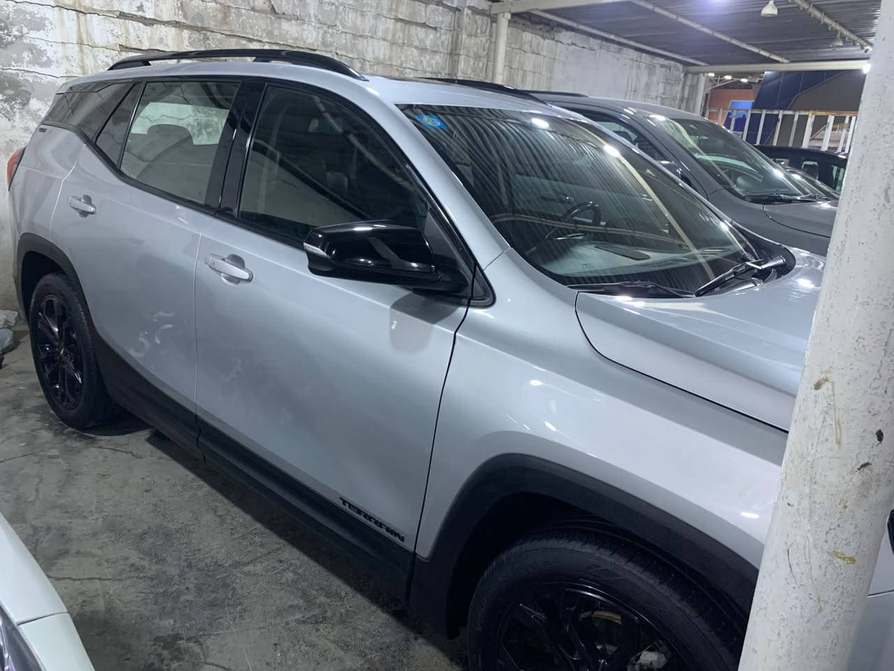 السلام عليكم جمسي تيران موديل 20 فوول للأخير حادثه حلو بدون ايرباك رقم بغداد واي استفسار ***********
