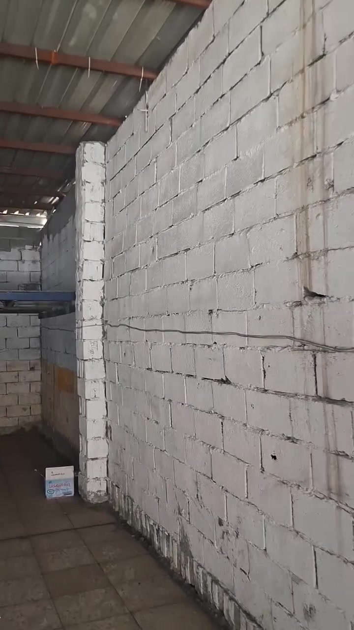 السلام عليكم كراج للايجار في كم الارمن نزلة جسر محمد القاسم باب الشرجي الشارع العريض الواجه ٤ونص ونزال ١٤ ونص يصلح ان يكون فيتر او صباغ او كهربائي او سمكري او ادوات اومخزن للاستفسار ***********
