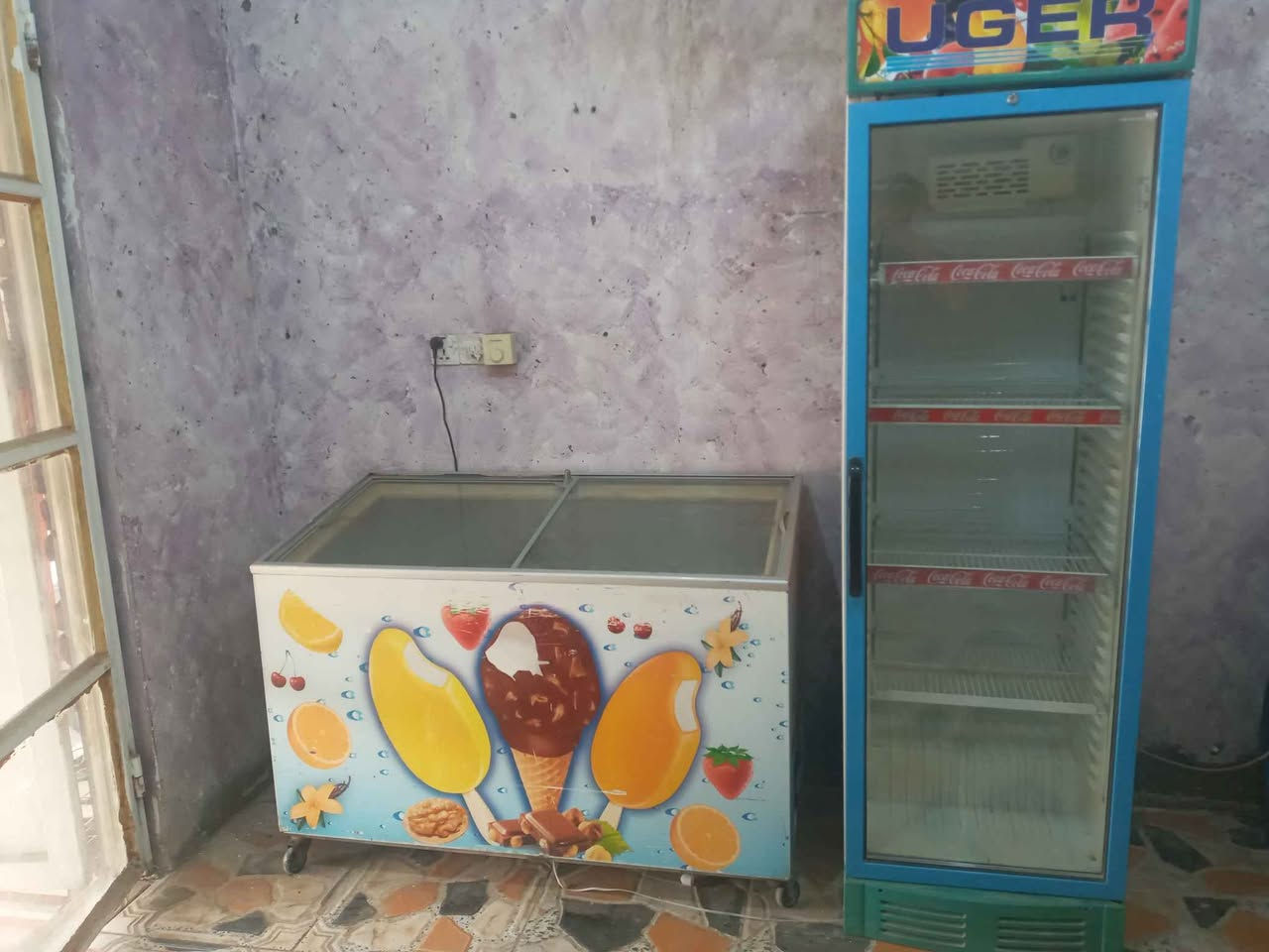 سلام عليكم براد كبير شغال تبريد فول ثلج +  مجمدة سحب مال مرطبات للبيع ثنينهن نضيفات ما مستخدمات هواي شرط تبريد ثلج الاستفسار الاتصال على رقم *********** عمارة, ميسان
