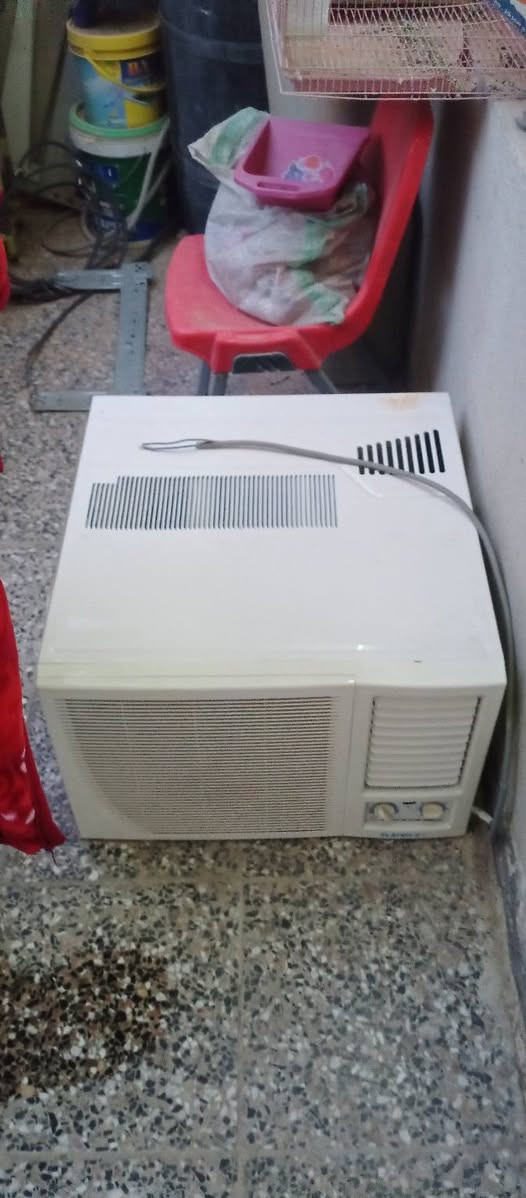 مكيف طنين للبيع مكان بغداد الخطيب
***********
