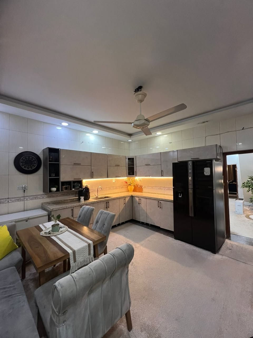 🔥دار كلاسيك للبيع المنصور حي- دراغ 
المساحة 142 متر - واجهة 4,75 متر 
شارع 12 متر / سعر جدا مناسب 

للاستفسار *********** وتساب 
مكتب أمير علي للعقار المنصور حي دراغ شارع جامع دلال الكبيسي نستقبل جميع عروض 

​#المنصور ​#حي_دراغ ​#دار_كلاسيك ​#عقارات_المنصور ​#المنصور_حي_دراغ
​#بيوت_المنصور
