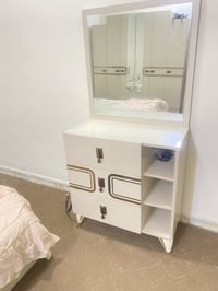 غرفه خمس قطع للبيع الستفسار 07710461641