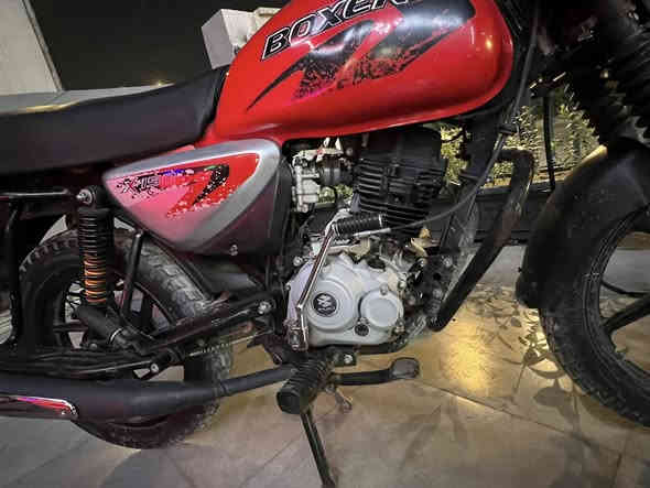 بوكسر 22 ممفتوحه
27 الف ماشيه ممشتغل دلفري بيها 
رقم انكليزي باسمي تحويل ثاني يوم
***********
سعرها مليونين عنوان بغداد
