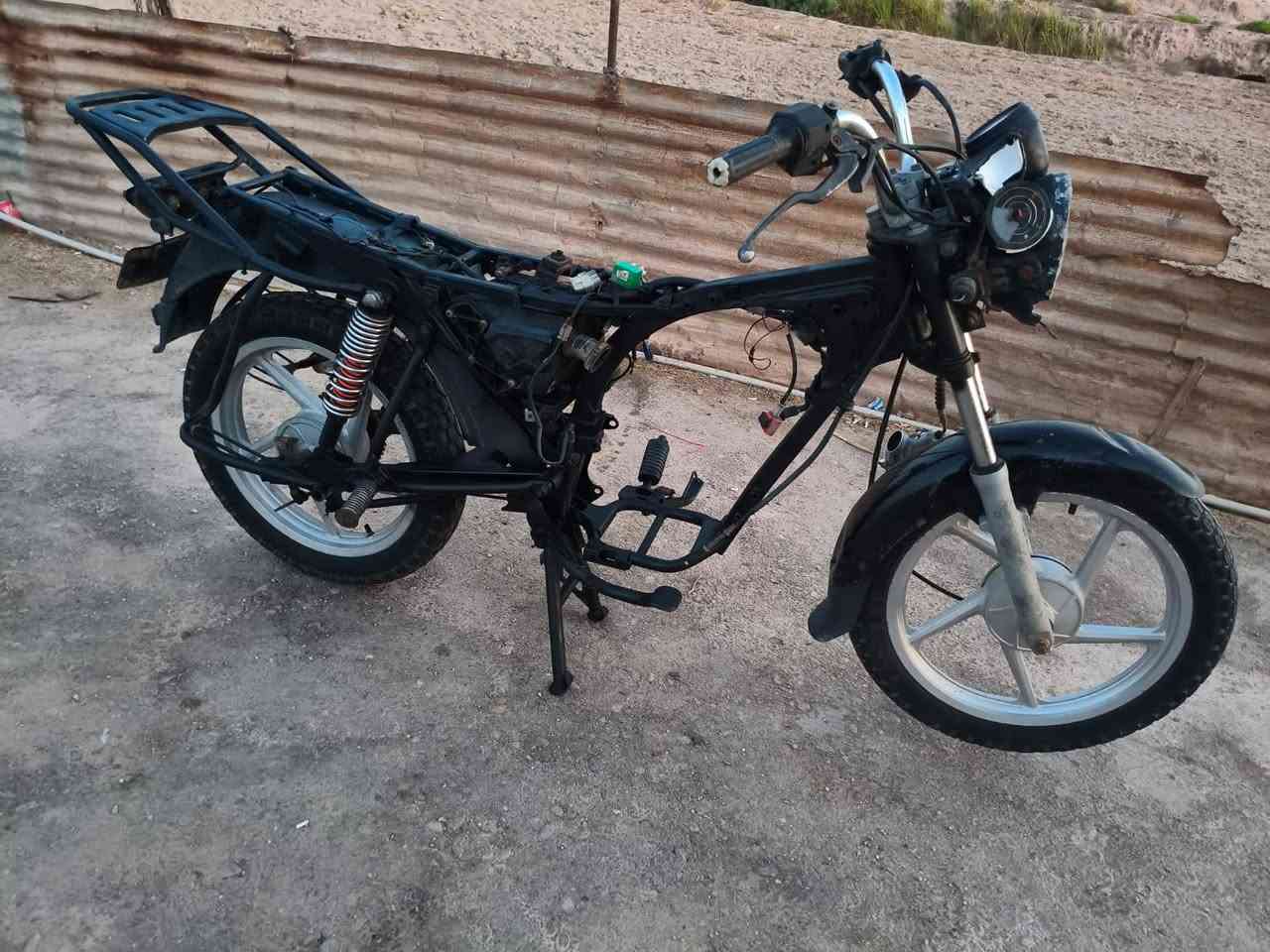 سلام عليكم شاصي بوكسر وراق جاهزه موديل 19الشراي ينتصل ‏‪***********‬‏
