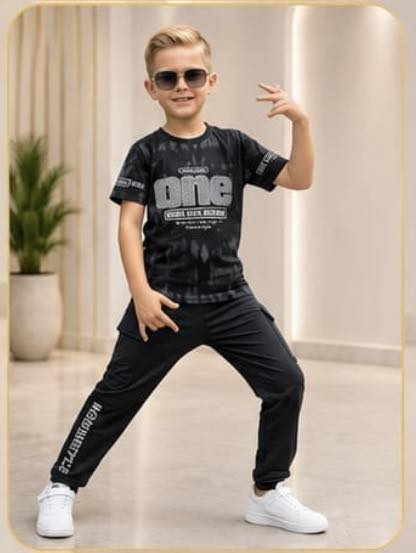 #جديد_فيلا_للاطفال😍😍
تراك ولادي👦 🧑🏽‍💼
يتوفر 5 الوان …
قياسات 4-6-8-10-12 سنه 
السعر 11 الف 
📍عنوان طوزخورماتو سوق الكبير مقابل فرع تكيه سيد الحسين
للاستفسار تواصل عبر صفحة


**إذا كنت صاحب هذا الإعلان وتريد حذفه لأي سبب، رجاءا أرسل رسالة إلى الدعم الفني**