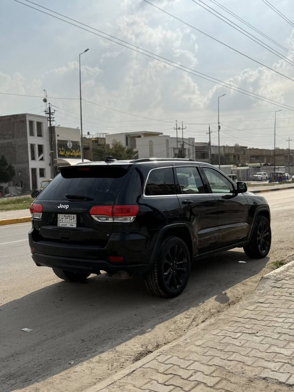 يالله بيع مستعجل
جيب لاريدو 2018 
شاشه كبير 
داخل جاد بيجي 
لد نهاري عدسه سوده 
احساس خلفي وجانبي 
توقف ذاتي ع بك 
مكينه وكير 14 انسه تكسر بساتم وتكوم كير 
تخم تاير جديد 
ويل كب بلاك 
حادث السياره جداً حلو قبق جنطه مبدل وكصه القماره بالتحميل مشخوطه ومرشوش ع عرض شبر بدون ايرباك 
السعر ١٩٠$ 
مكاني بغداد للاستفسار 
***********
