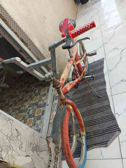 سلام عليكم بايسكل للبيع سعر 30 العنوان قبله حي الجامعه ***********
