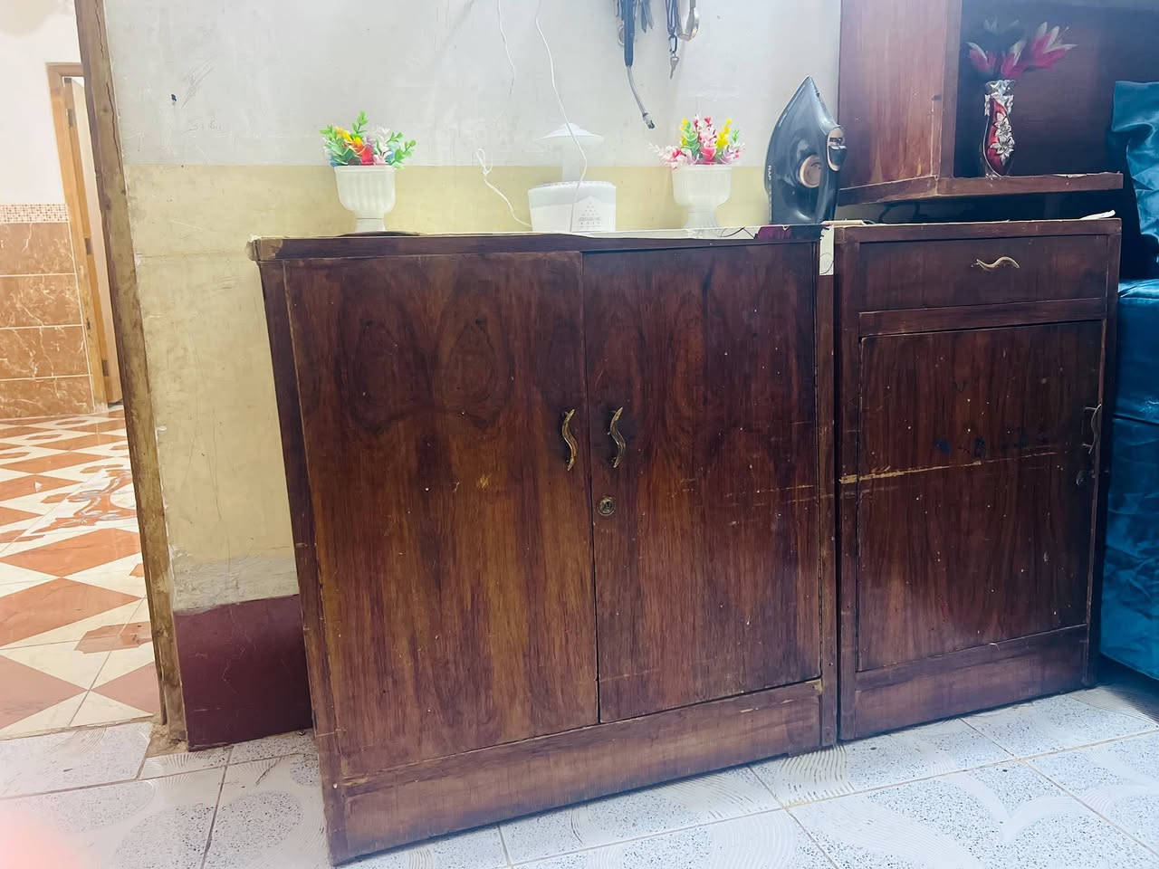 السلام عليكم عندي غرفه عارضها لبيع بسعر مناسب 450الف 
دينار  مكاني خاص تعال


**إذا كنت صاحب هذا الإعلان وتريد حذفه لأي سبب، رجاءا أرسل رسالة إلى الدعم الفني**