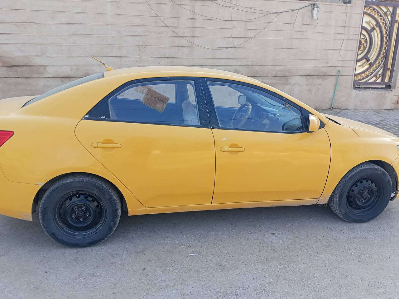 سيراتو 12 كير محرك خير من الله رقم واسط السعر 90 وبيها مجال مكان واسط رقم الهاتف ***********
