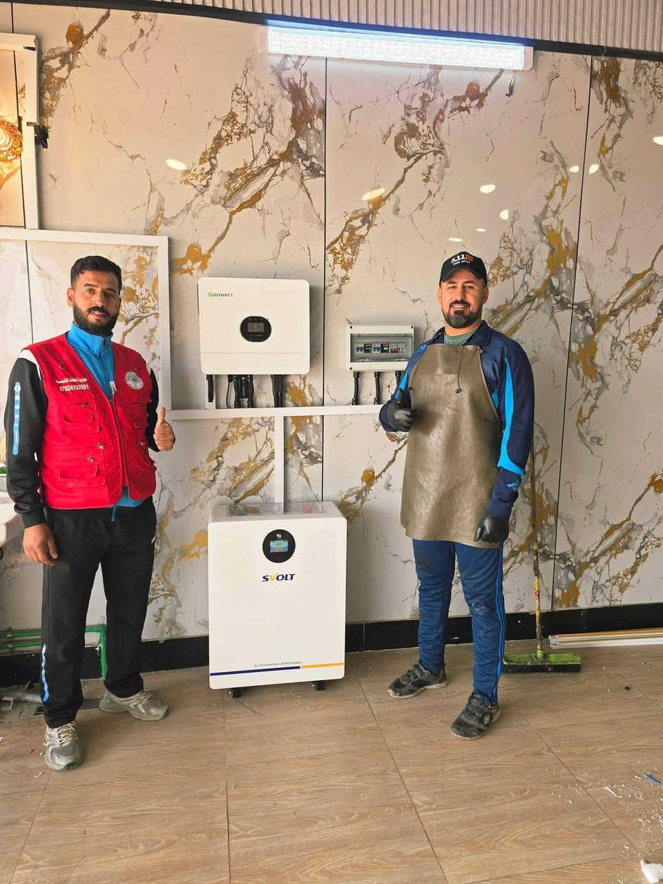 تم ربط منضومة طاقه شمسية  بقدره 16 امبير ليلي ونهاري للأخ العزيز إبراهيم، صاحب مطعم، بيت المشاوي. باستخدام بطارية svolt بحجم 16 كيلو العملاقه وبضمان لمده 5 سنه وانفيرتر  6 كيلو واط  قابل للتطوير مستقبلا وبضمان لمده سنه والواح عدد 8 الواح بقدره 620 واط بضمان لمده 15 سنه كل ذالك تجدونه لدى الجزيرة للطاقة الشمسيه ملاحظه اخوان يوجد لدينا منظومات على ماستر كارد الرافدين بدون مقدم لمده 18 شهر شركه الجزيره للطاقه الشمسيه الحل المثالي بيتك كل ما عليك الاتصال بالرقم***********()***********
